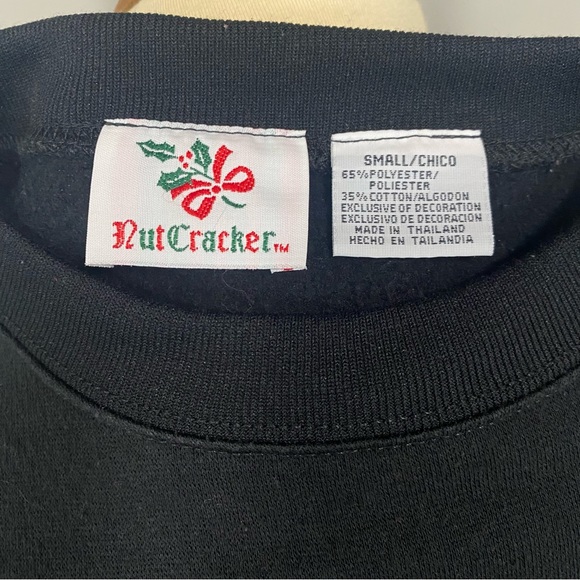 Vintage 90’s Embroidered Cardinal Hearts Christmas Sweatshirt Crew Neck Black - Picture 6 of 9